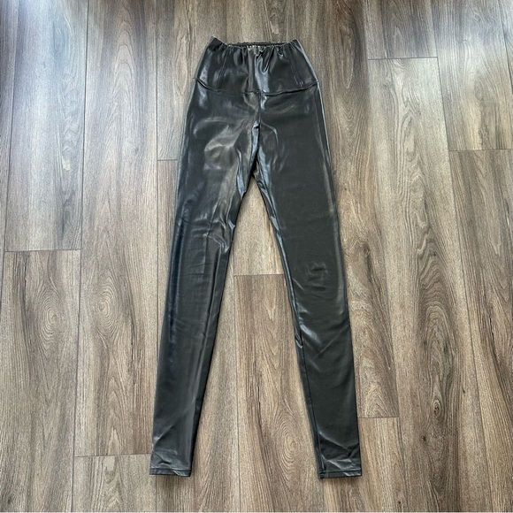 Aritzia Wilfred Daria Black Faux Leather Leggings XS - Picture 2 of 6